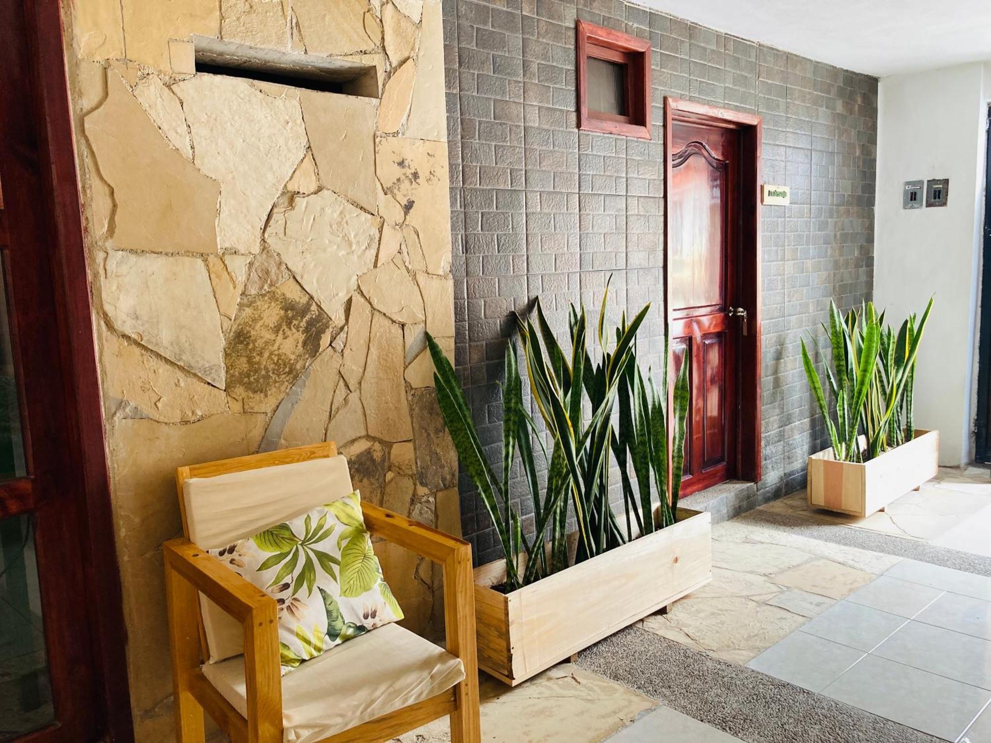 Alhambra Hotel - Сан-Кристобаль-де-Ла-Касас Экстерьер фото